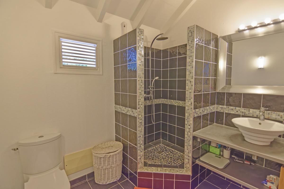 salle-eau-privee-douche-italienne 3